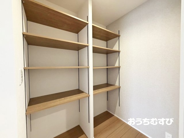 春日井市東野町7期(全3棟)の収納