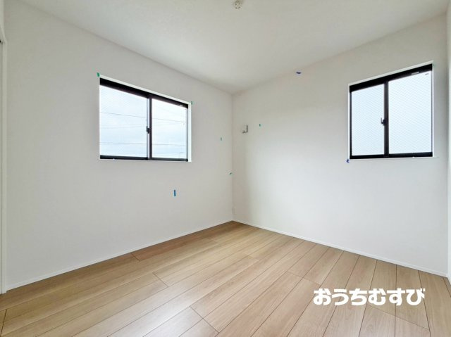 春日井市東野町7期(全3棟)の洋室