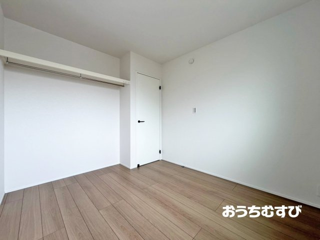 春日井市東野町7期(全3棟)の洋室