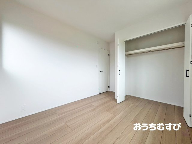 春日井市東野町7期(全3棟)の洋室