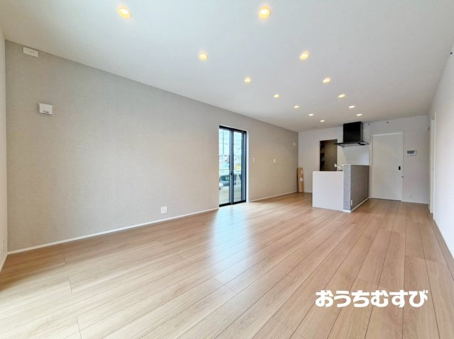 春日井市東野町7期(全3棟)の居間・リビング