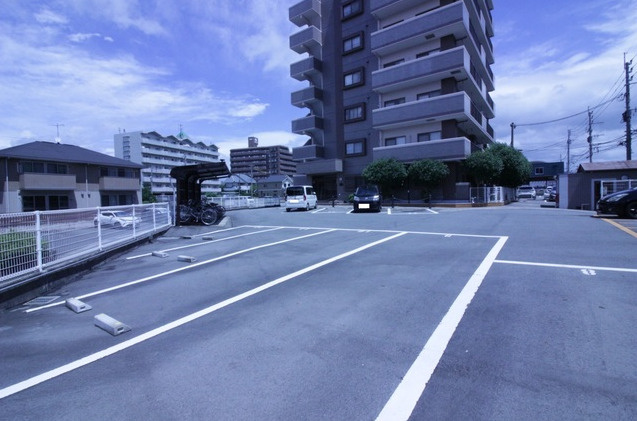 シャルムⅠの駐車場
