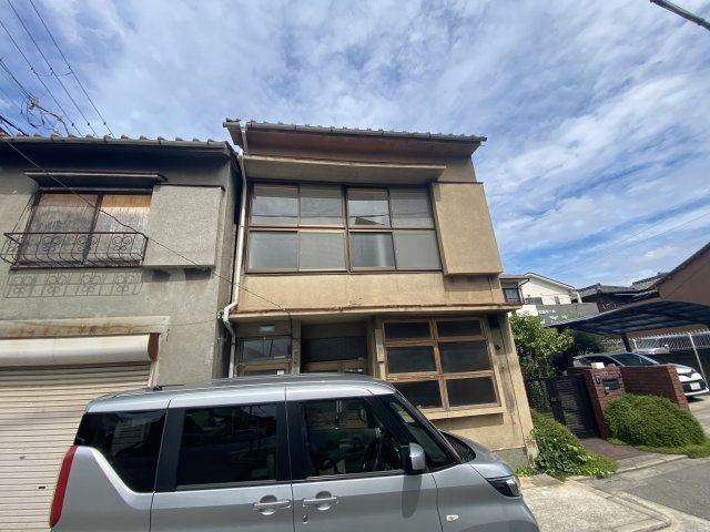 宮住居付店舗の外観