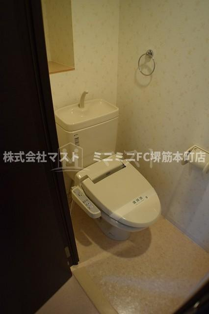 大阪市中央区南久宝寺町１丁目の賃貸マンションのトイレ