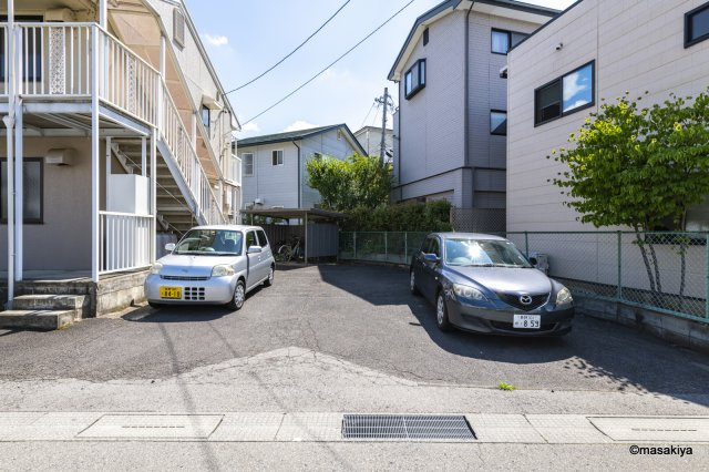 セジュール東和田の駐車場