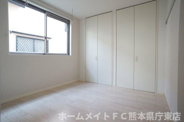 熊本市中央区帯山２丁目のアパートの洋室