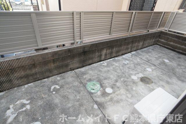熊本市中央区帯山２丁目のアパートのバルコニー