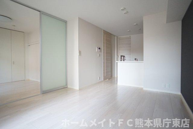熊本市中央区帯山２丁目のアパートの居間・リビング