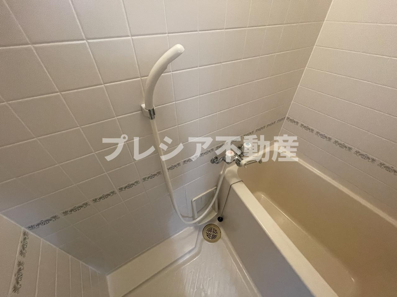 サニーサイドビルの浴室