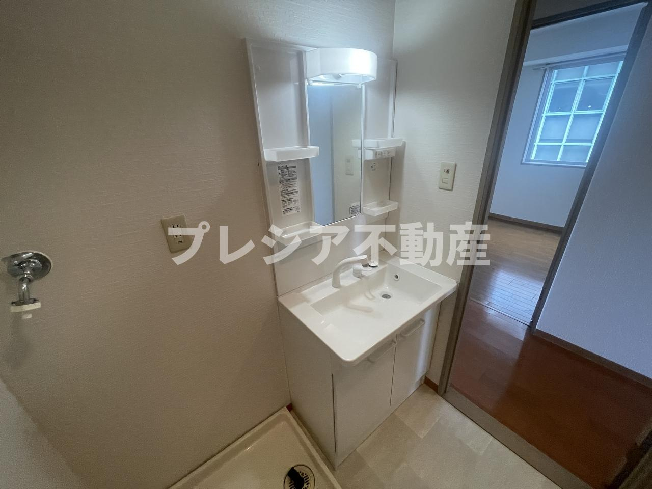サニーサイドビルの洗面所