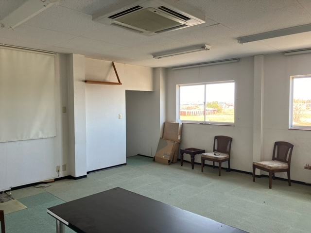北小渕山添９７－２事務所付倉庫の内装