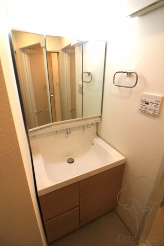 REXIA Shin Umeda DUOの独立洗面台