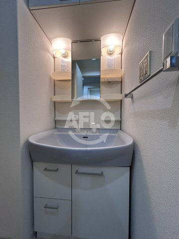 ブラービ新大阪の独立洗面台|BRAVI新大阪　洗面台