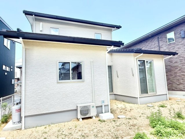 郡家町戸建の外観