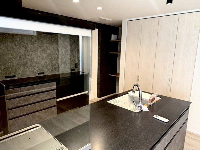 郡家町戸建のキッチン
