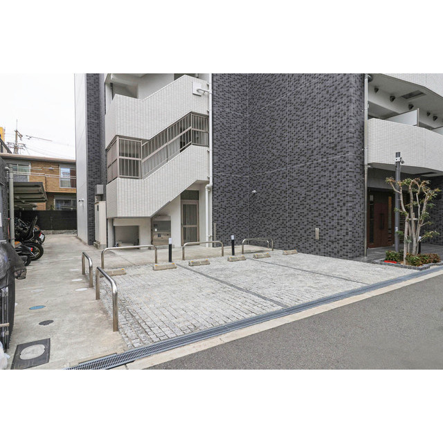 Live Casa上新庄の駐車場