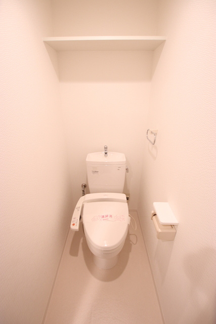 温水洗浄便座付きになります。