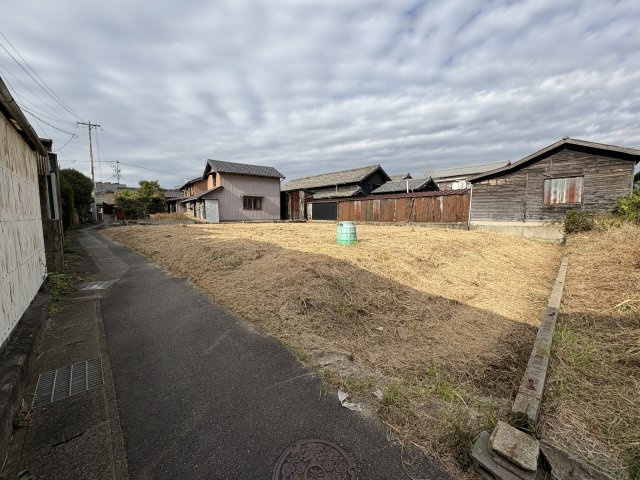 半田市乙川北側町２丁目の前面道路含む現地写真