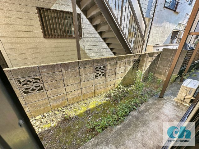 ハイムシバタ 101号室の庭