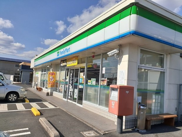 グランデュール　Ｎ　ファインⅠの周辺|ファミリーマート粟野名店まで900m