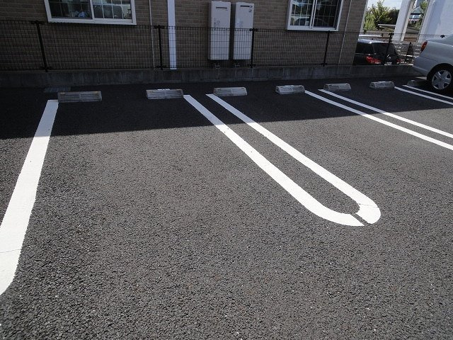 グランジェの駐車場