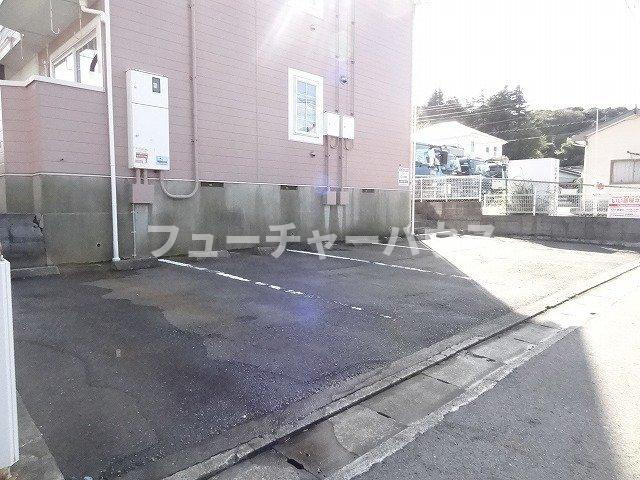 クレール久慈の駐車場|車をお持ちの方に嬉しい駐車場付きの物件です