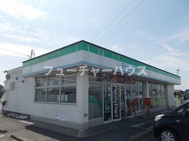 ベラルーチェの周辺|ファミリーマート　吉沼町店まで700m