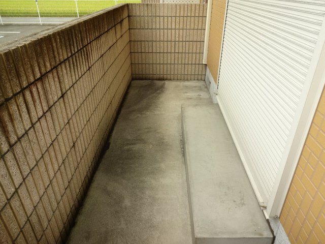 ハイツ熊見Ⅴ　A棟のバルコニー