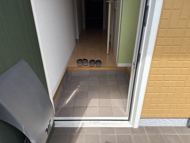 ハイツ熊見Ⅴ　A棟の玄関