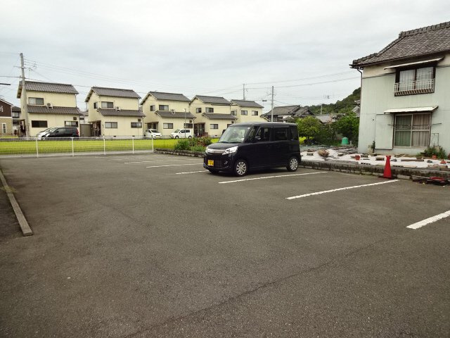 ハイツ熊見Ⅴ　A棟の駐車場
