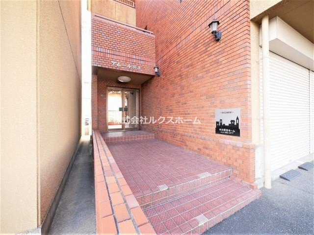 アムール摂津のエントランス|清潔なエントランスです