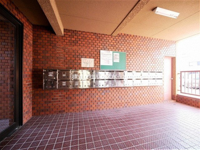 アムール摂津のロビー|落ち着いたロビーです