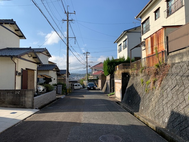 企救丘五丁目7番32号（B-29）の前面道路含む現地写真