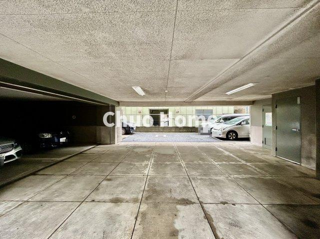 ゼファー一之江の駐車場|【敷地内駐車場】最新の空き状況や費用などの詳細は担当スタッフまでお問い合わせください。