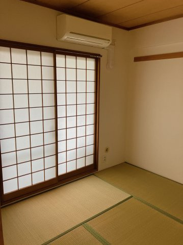 グリーンコーポ川口幸町の和室|落ち着いた雰囲気の和室付きです