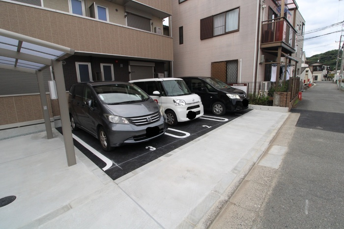 エスポワール古市の駐車場