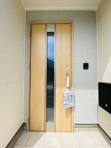 クレイドルガーデン／北区楠野第２／２号棟の玄関