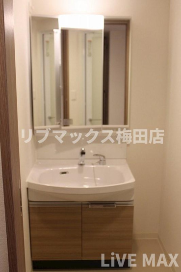 【洗面所】プレサンス心斎橋ニスト