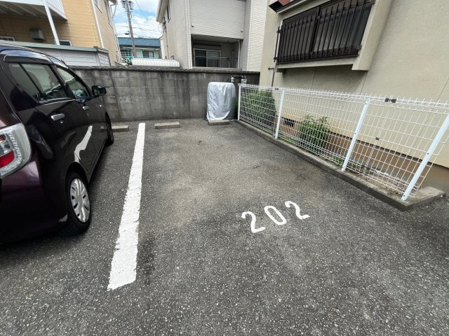 エルムＡの駐車場