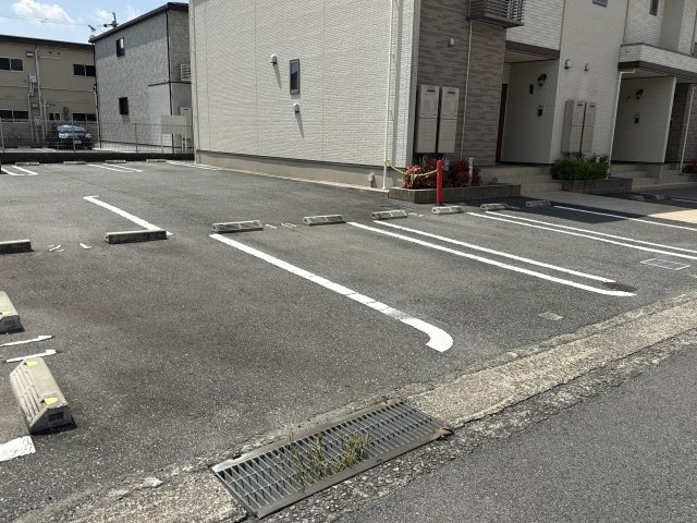 エスペランサ中仁野Ⅰの駐車場