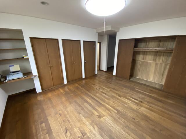 宇都宮市さつき１丁目　４ＳＬＤＫ　中古住宅の洋室