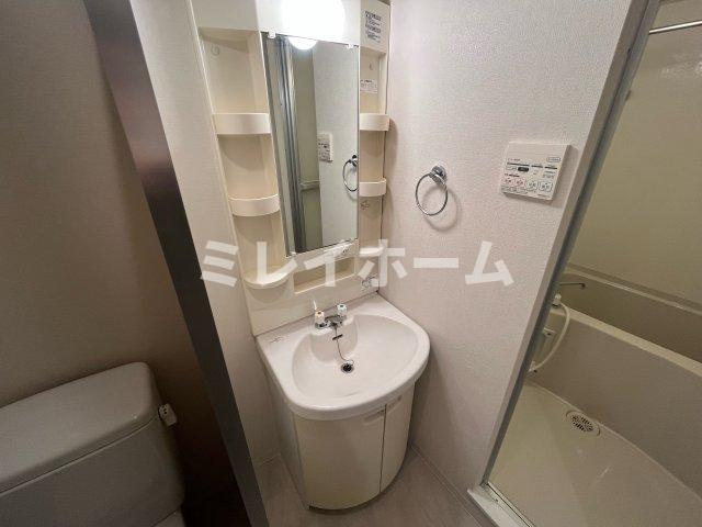 大田区東六郷１丁目の賃貸マンションの洗面所