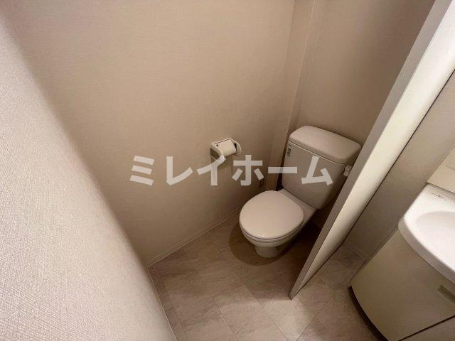 大田区東六郷１丁目の賃貸マンションのトイレ
