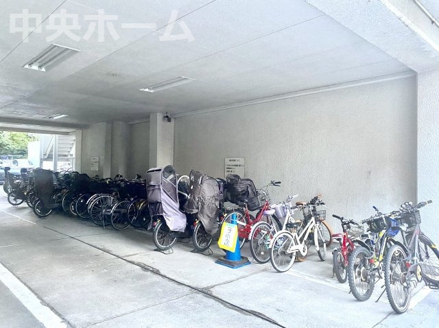 コスモ西葛西の駐輪場|【自転車置き場】最新の空き状況や費用などの詳細は担当スタッフまでお問い合わせください。