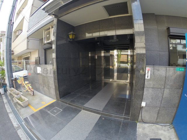 【エントランス】 | クオーレ十三東