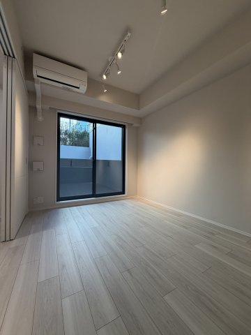 La Perla JiyugaokaⅡの居間・リビング