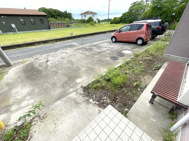 遠藤邸C棟の駐車場