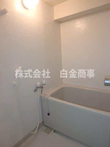 ガーデンスクエア北坂戸の浴室|同じ間取りの別のお部屋の写真になります