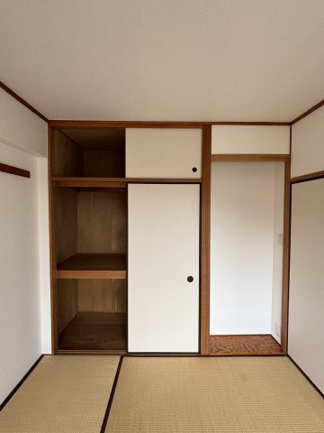 ☆押し入れと天袋があり収納力あり☆