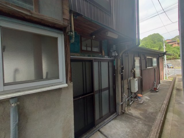 神島町戸建の玄関